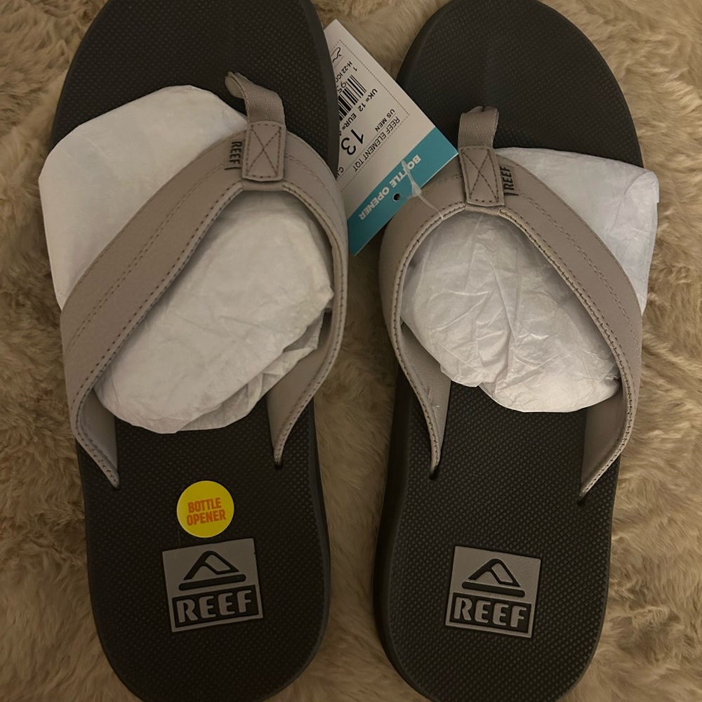 NWT MENS REEF FLIP-FLOPS with bottle opener built in.  SIZE 13